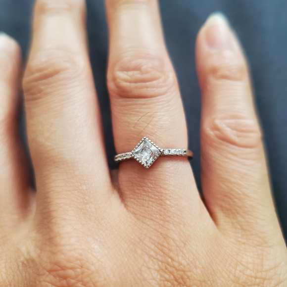 925 Sterling Silver Ring - Picture 1 of 2